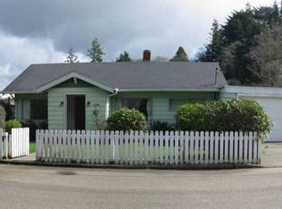 1226 N 8th St, Coos Bay, OR