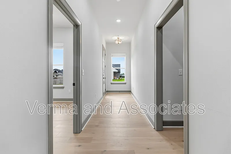 4 bed, 3.0 bath, 2254 sqft, $2,600 — Photo 3