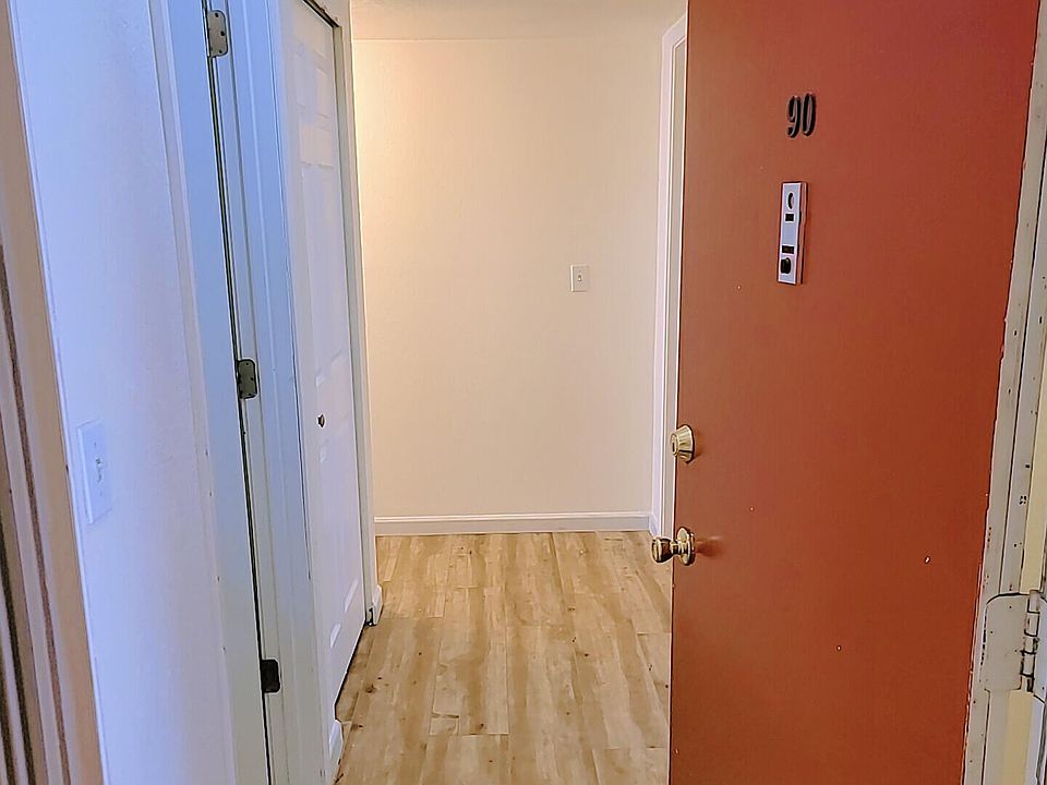 1st image of 16245 NE 12th Ct APT G90