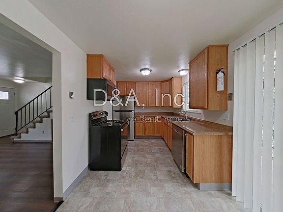 4th image of 140 NE Conifer Blvd #10
