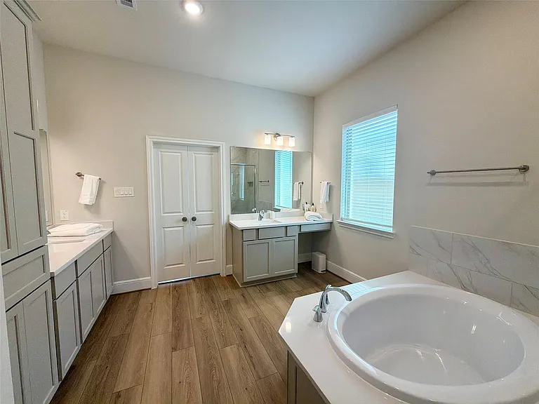 22037 Gateway Arch Dr — Photo 19