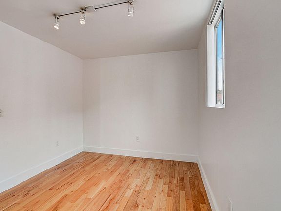 5th image of 1006 N New Hampshire Ave #1008-1/2