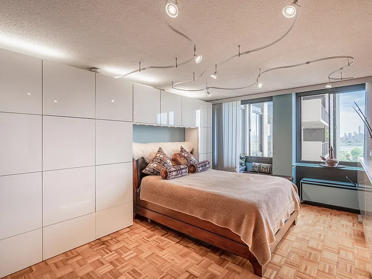 200 Winston Dr #718 — Photo 15