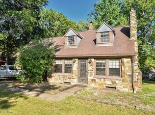 2093 Newcome St, Richmond heights, OH 44143