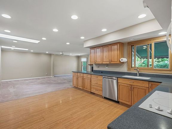 5th image of 2769 Shannon Rd