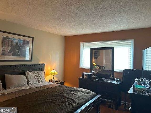 5th image of 1314 N Cliff Valley Way