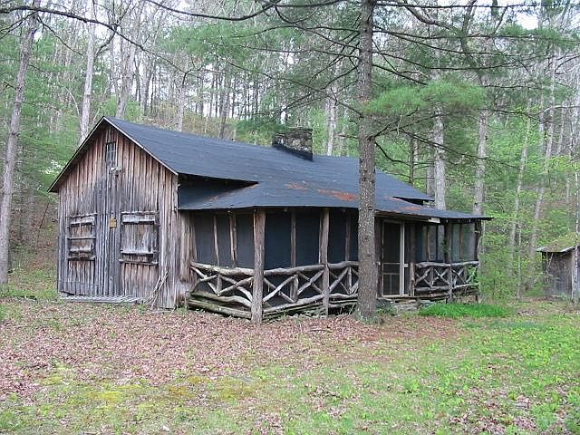 2nd image of 2329 Hankey Mountain Hwy
