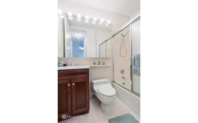 Rented by Douglas Elliman | media 20