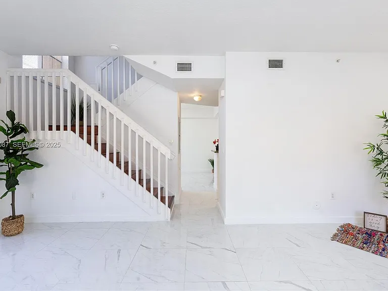 1009 SW 144th Ave #2701 — Photo 5
