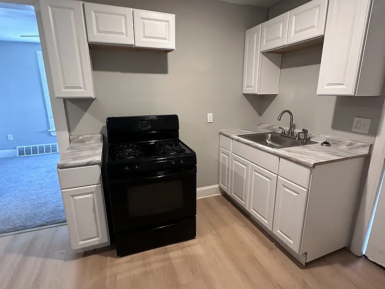 4520 Bush Ave #1 — Photo 2