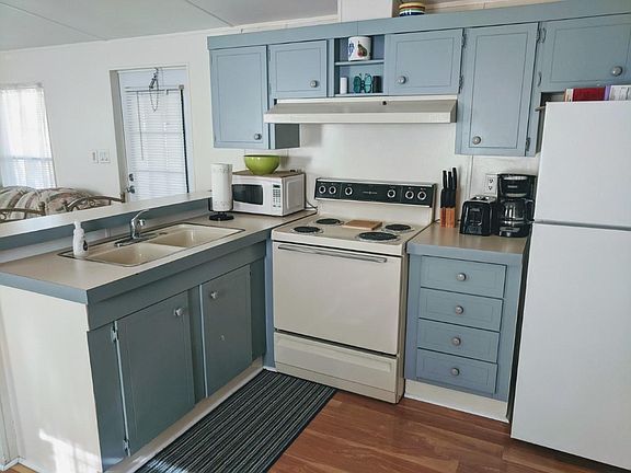2nd image of 3000 Heritage Lakes Blvd