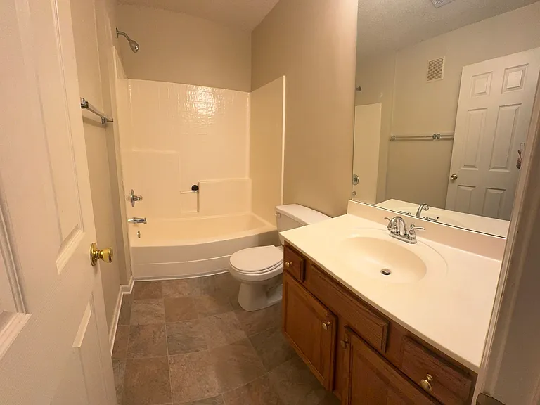160 Wexford Dr #301 — Photo 13