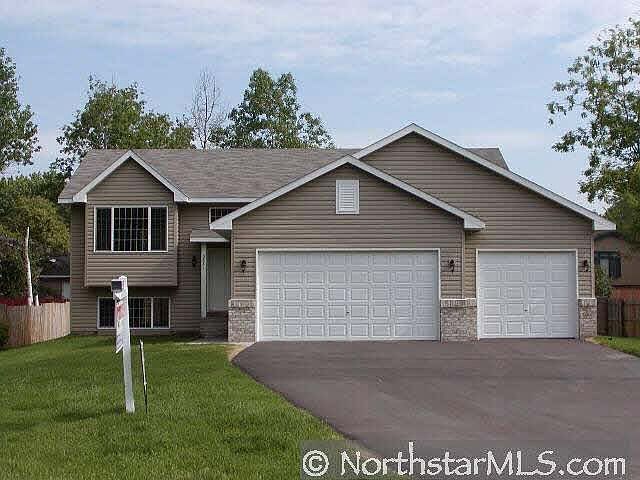1st image of 3851 Oak Lane NE
