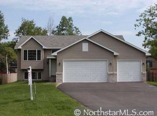 3851 Oak Ln NE, Lexington, MN 55014