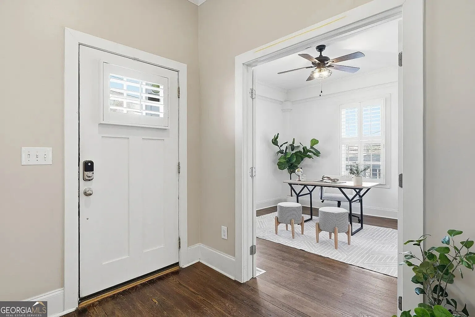 4 bed, 4.0 bath, 2491 sqft, $5,700 — Photo 4
