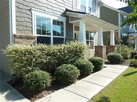 2nd image of 1662 Fairntosh Dr