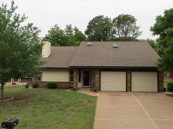 1310 S Mansfield Dr, Stillwater, OK 74074