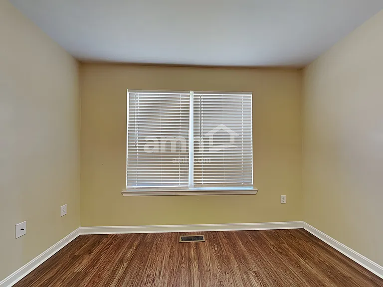 1081 Riverwalk Ct — Photo 15
