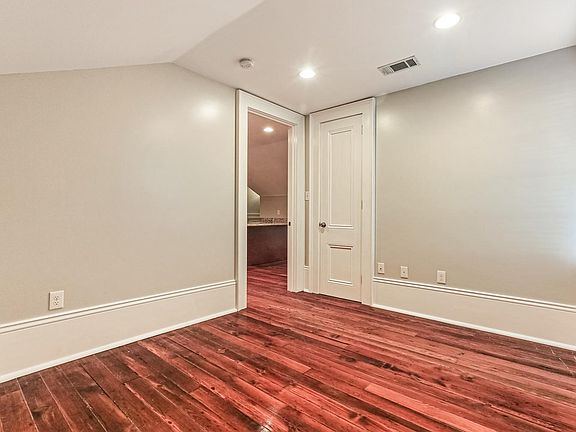 5th image of 1836 Baronne St APT E