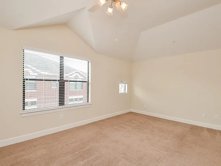 11315 S Main St #301 — Photo 22
