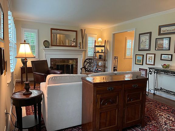 2nd image of 8506 Crossley Pl