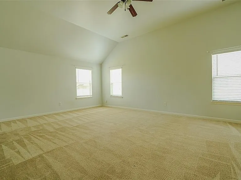 921 Prather Ct — Photo 13