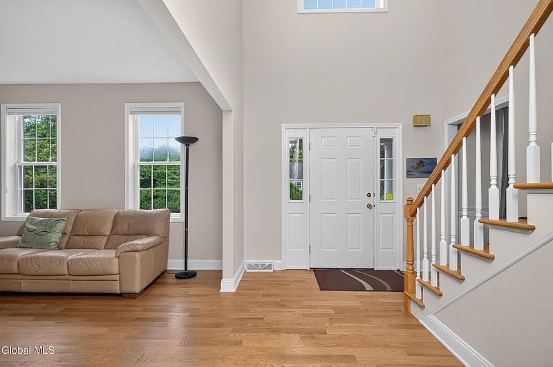 5th image of 48 Victoria Court