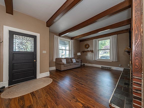 5th image of 627 Weldon St