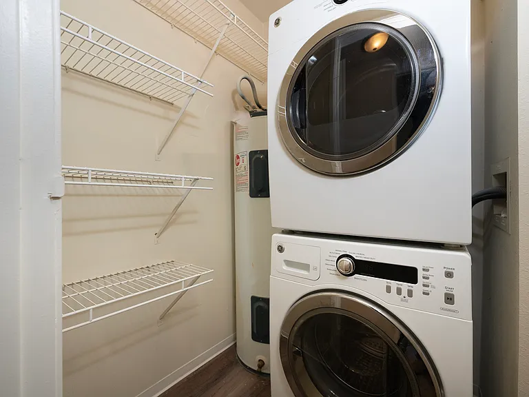 1 Bedroom 595 Sq Ft 1 Bedroom 595 Sq Ft