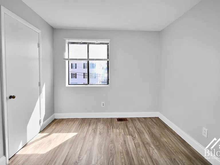 859 Pine Street — Photo 42