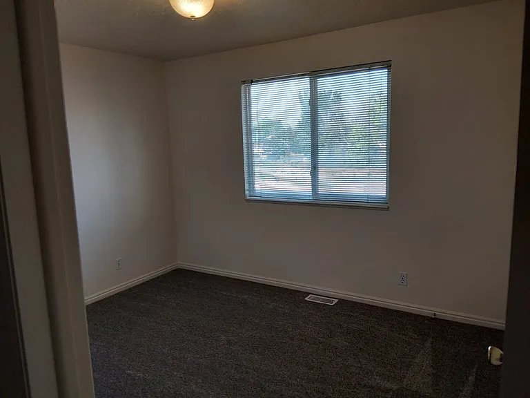 1018 N 200 W #4 — Photo 11