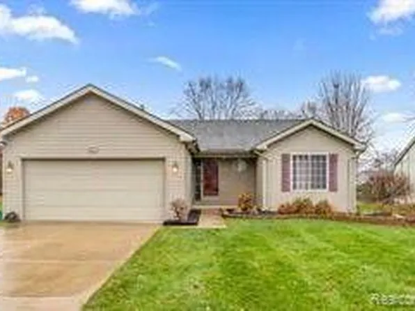 6377 Loraine St, Romulus, MI 48174