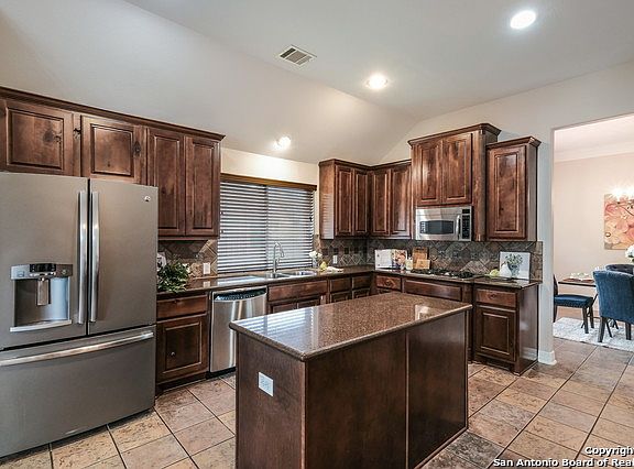 2nd image of 2115 Cactus Cir