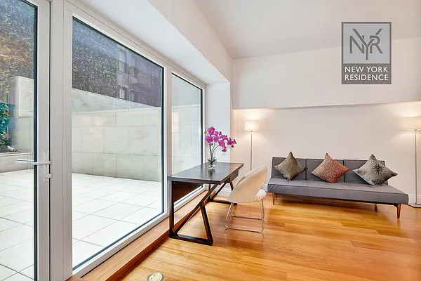 Sold by New York Residence | media 6
