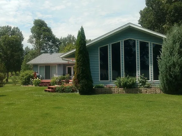 7908 Willow Rd N, Mandan, ND 58554