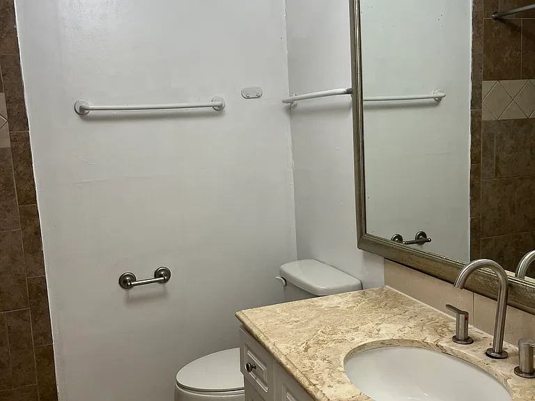 2782 Claremont Cir — Photo 10