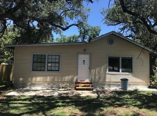 225 S Park St, Uvalde, TX 78801