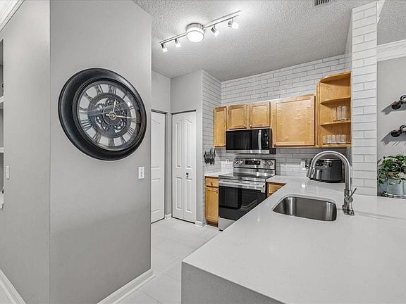 4th image of 4207 S DALE MABRY HIGHWAY #8308