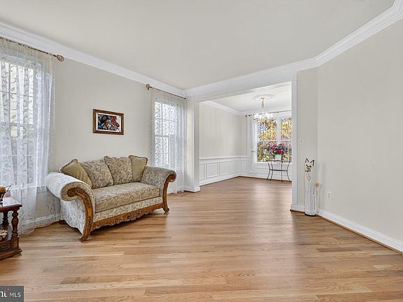5th image of 43656 Riverpoint Dr