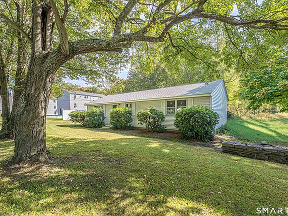 2nd image of 44 Putnam Road