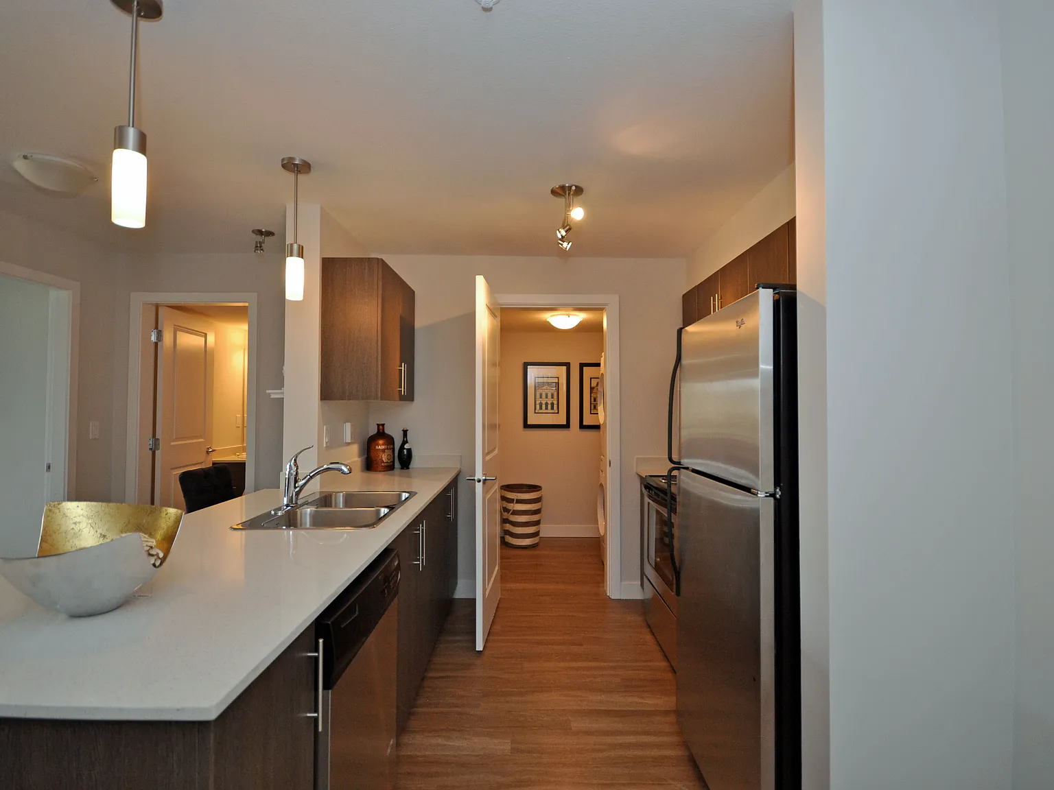 Wellesley Court Apartments — Photo 1