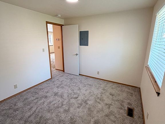 5th image of 3622 W Rose Hill St