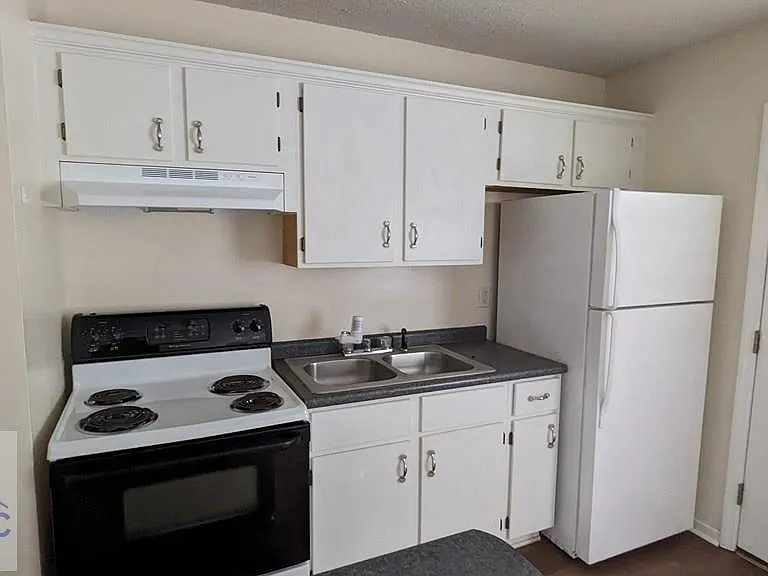 125 Rolland St — Photo 5
