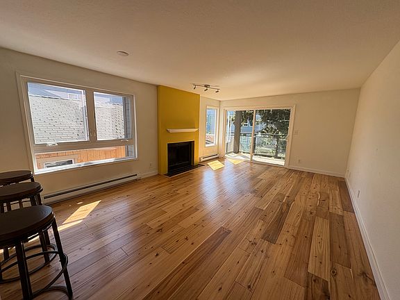 2nd image of 2219 14th Ave W APT 201