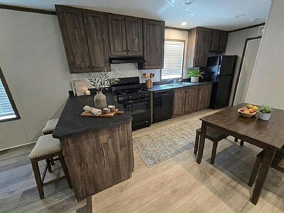 3rd image of 141 Lynn Ln #24