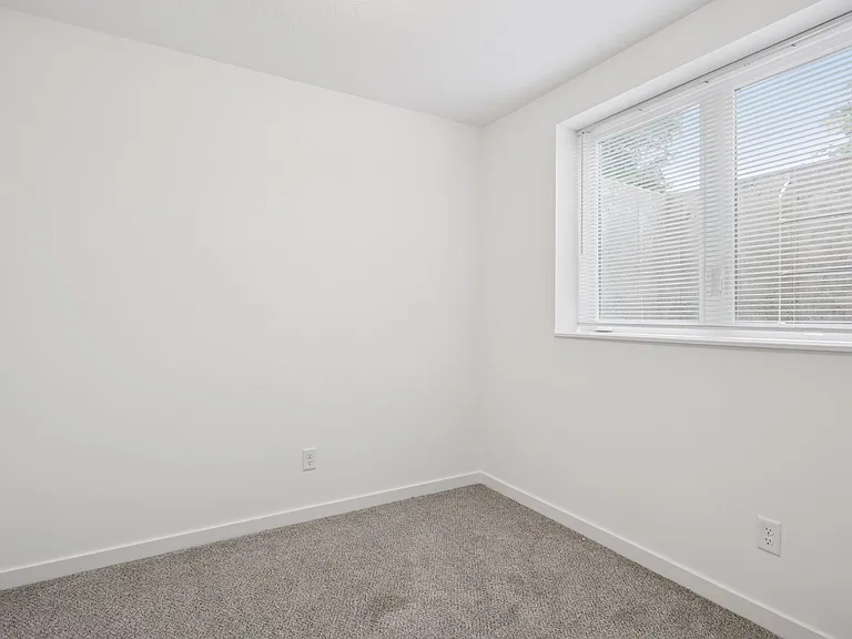 2062 Como Ave #2 — Photo 22