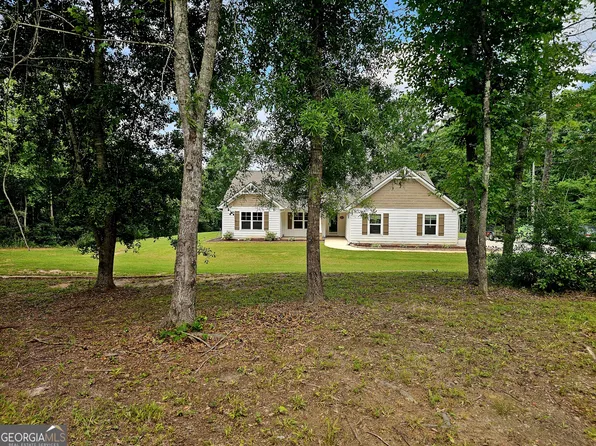 42 J D Walton Rd, Newnan, GA 30263