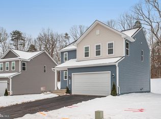 2892 White Tail Dr, Locust Grove, VA 22508