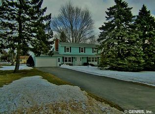 41 Wheatstone Cir, Fairport, NY 14450