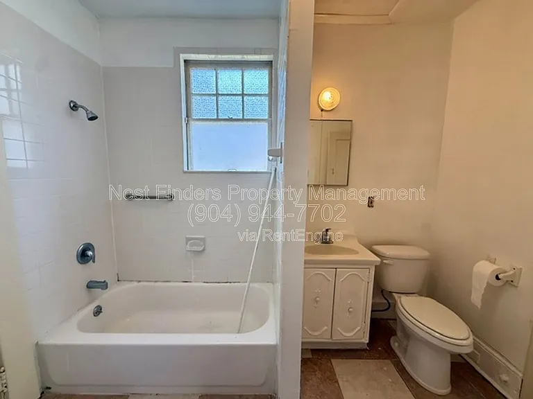 2309 College St — Photo 14